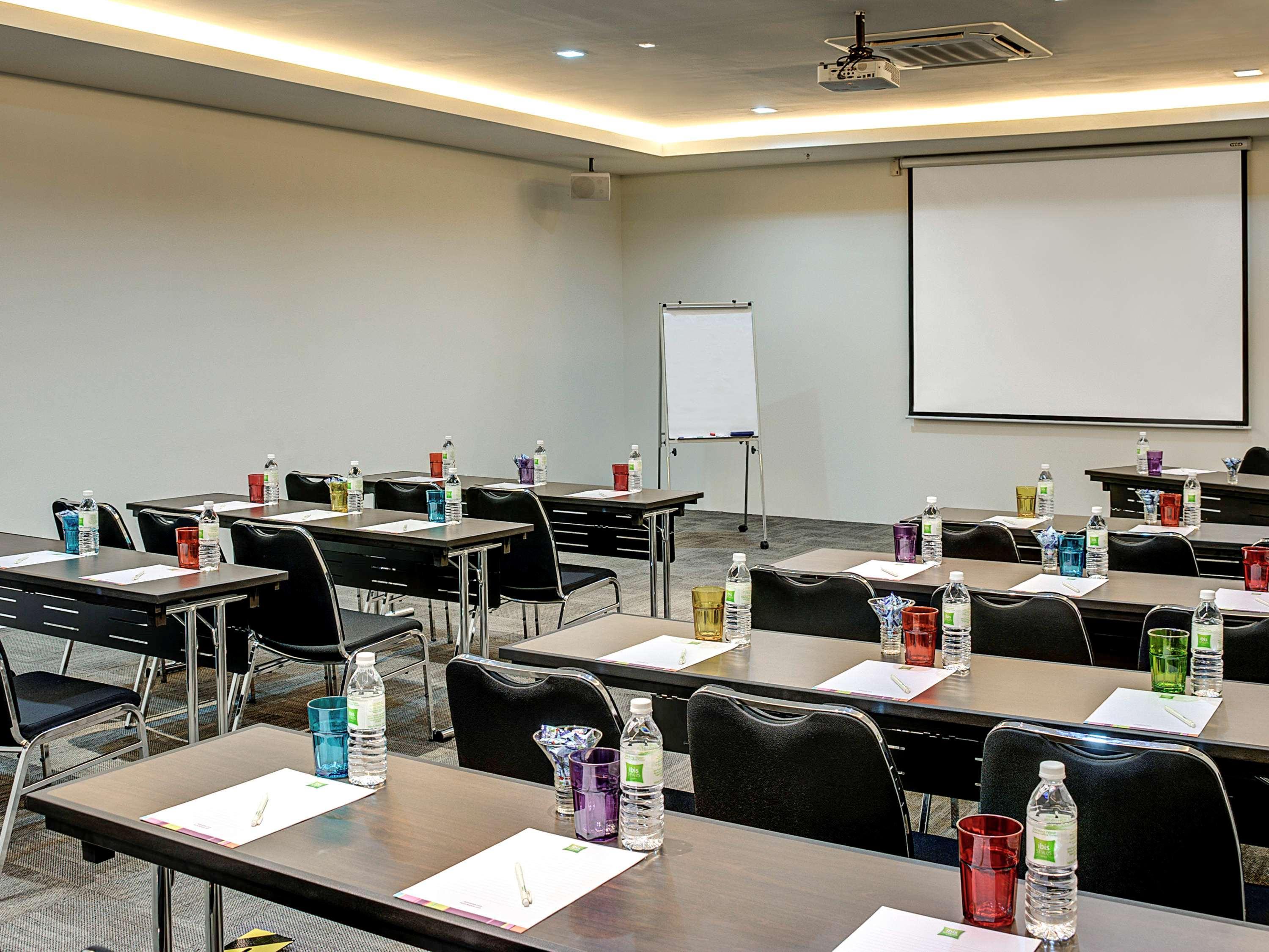 Ibis Styles Kuala Lumpur Fraser Business Park Экстерьер фото